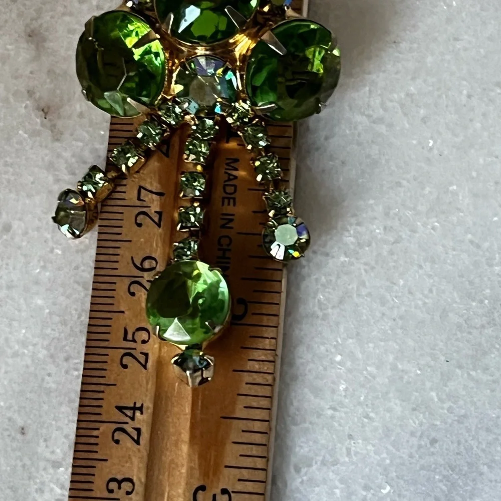 Peridot Brooch Vintage Austria Green Gold Tone Openwork Pin..